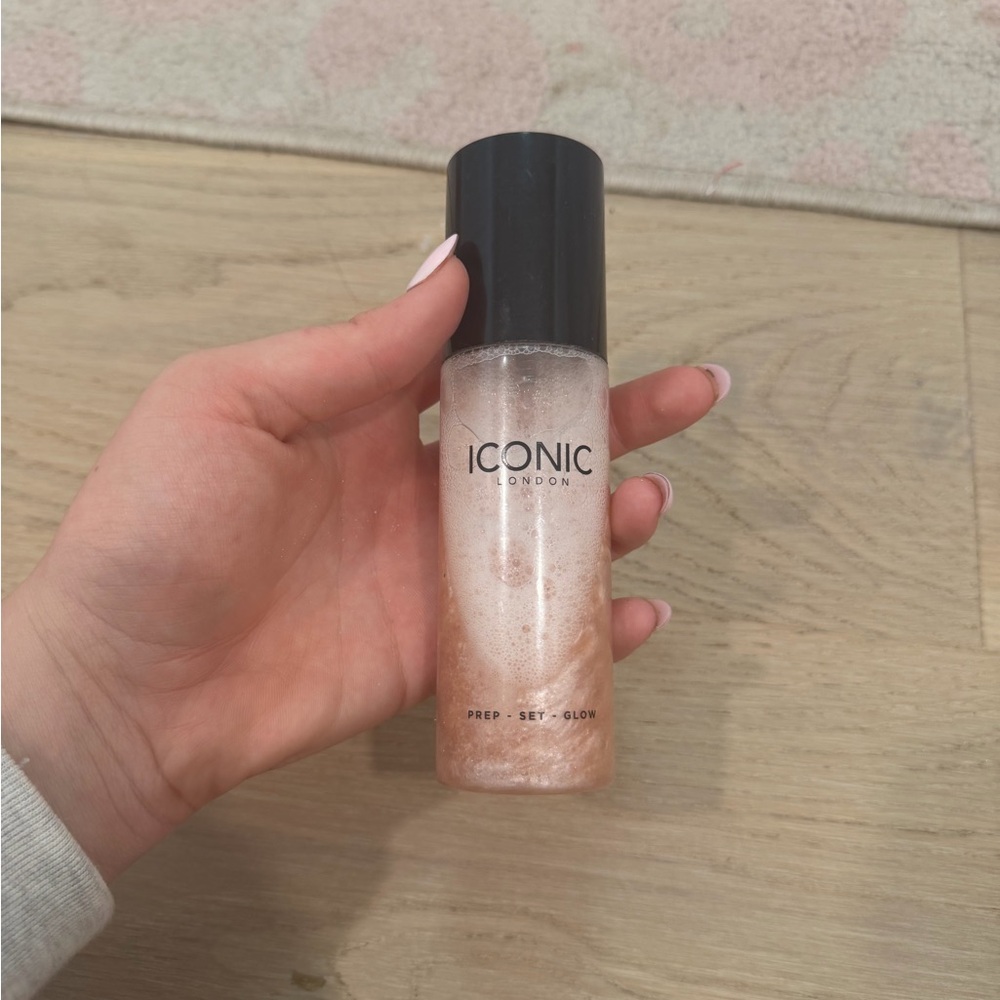 ICONIC London Illuminating Setting Spray - Rose Gold Shimmer